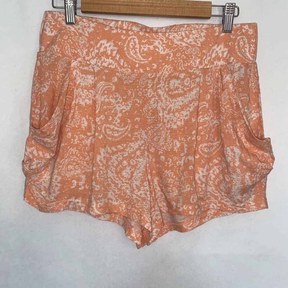 Free People Peach Tea Paisley High Waist Shorts, Pull On Orange White, Small EUC
